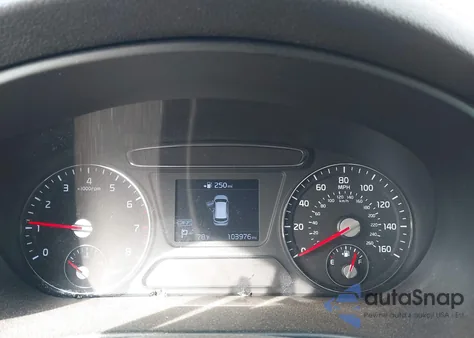 2020 Kia Sorento 3.3L Lx z USA, uszkodzony, nr VIN 5XYPG4A57LG667674